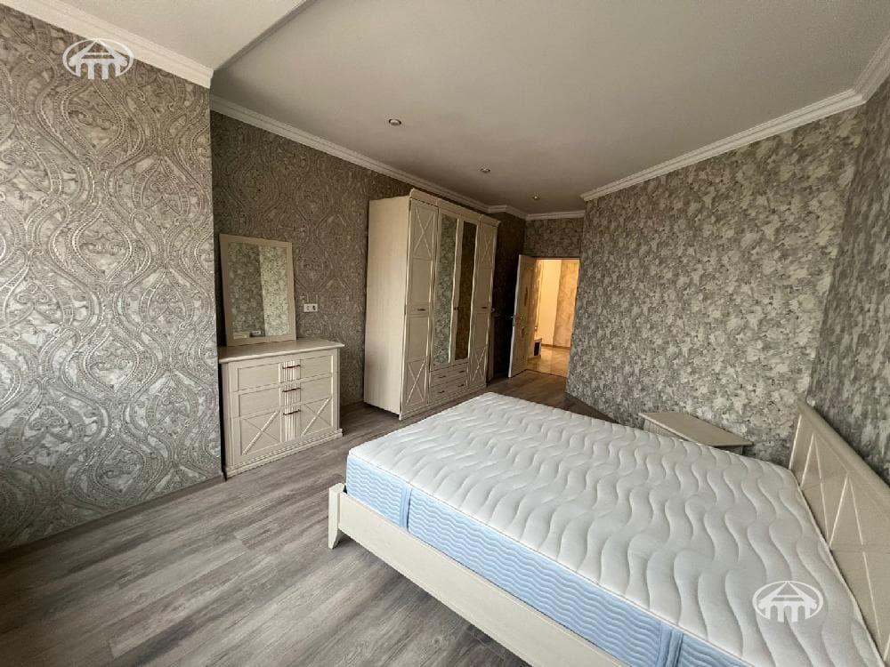 Apartment · 3 rooms · 98 m² · Kentron