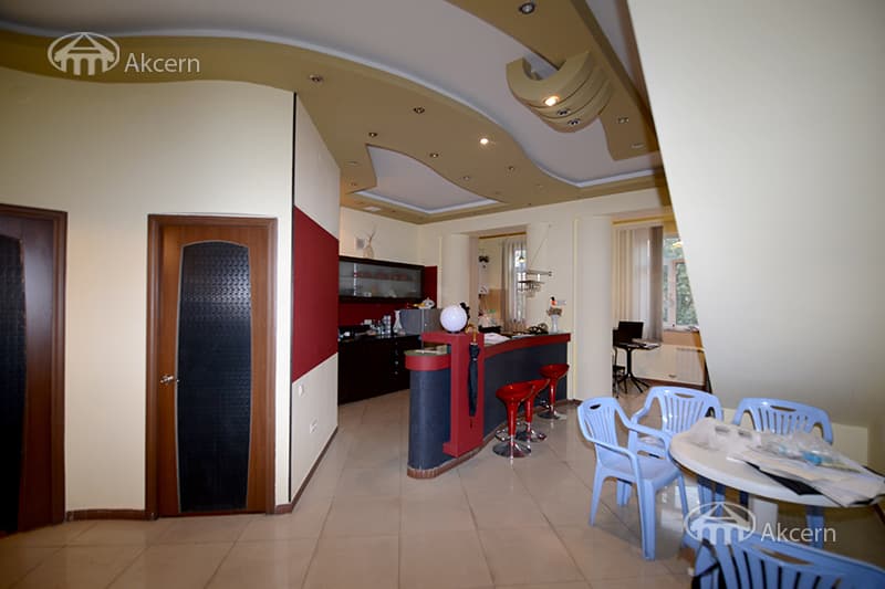 Квартира · 6 комн. · 254 м² · Кентрон