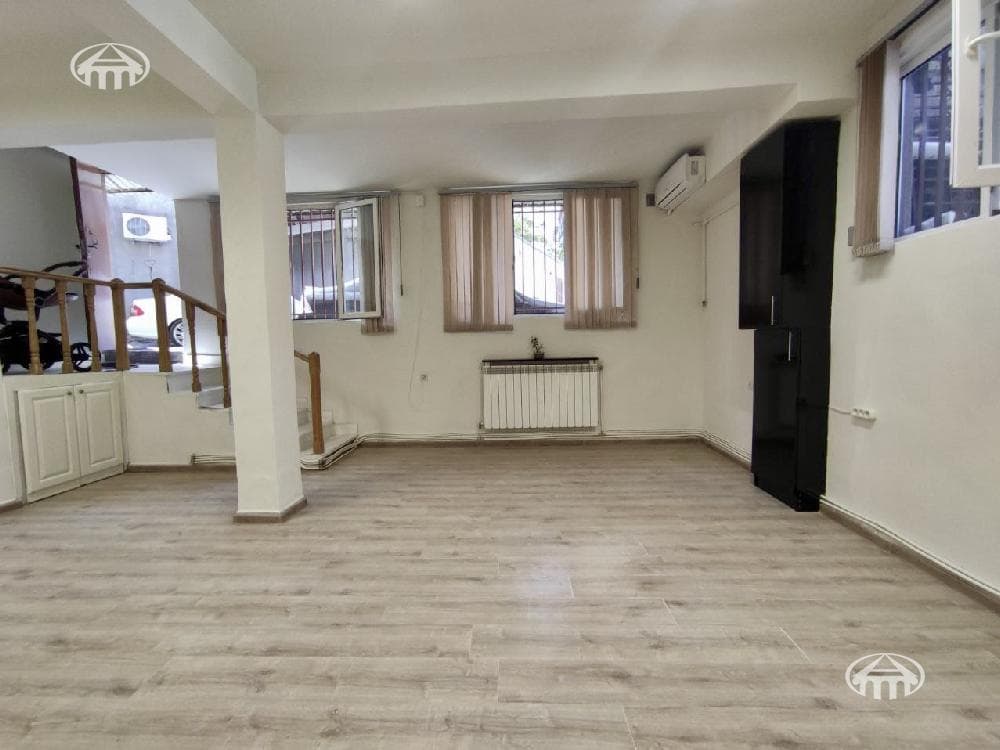 Office · 64 m² · Kentron
