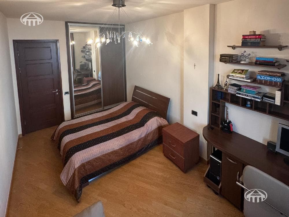 Apartment · 4 rooms · 166 m² · Kentron
