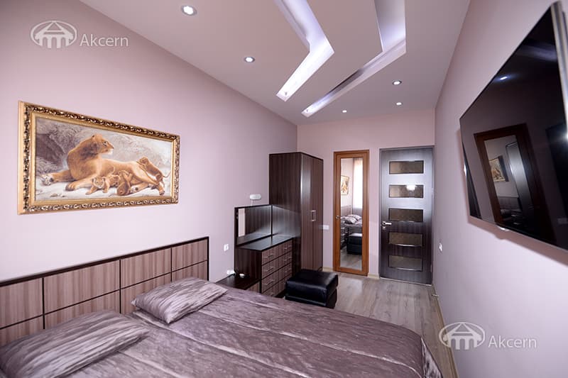 Квартира · 3 комн. · 100 м² · Кентрон