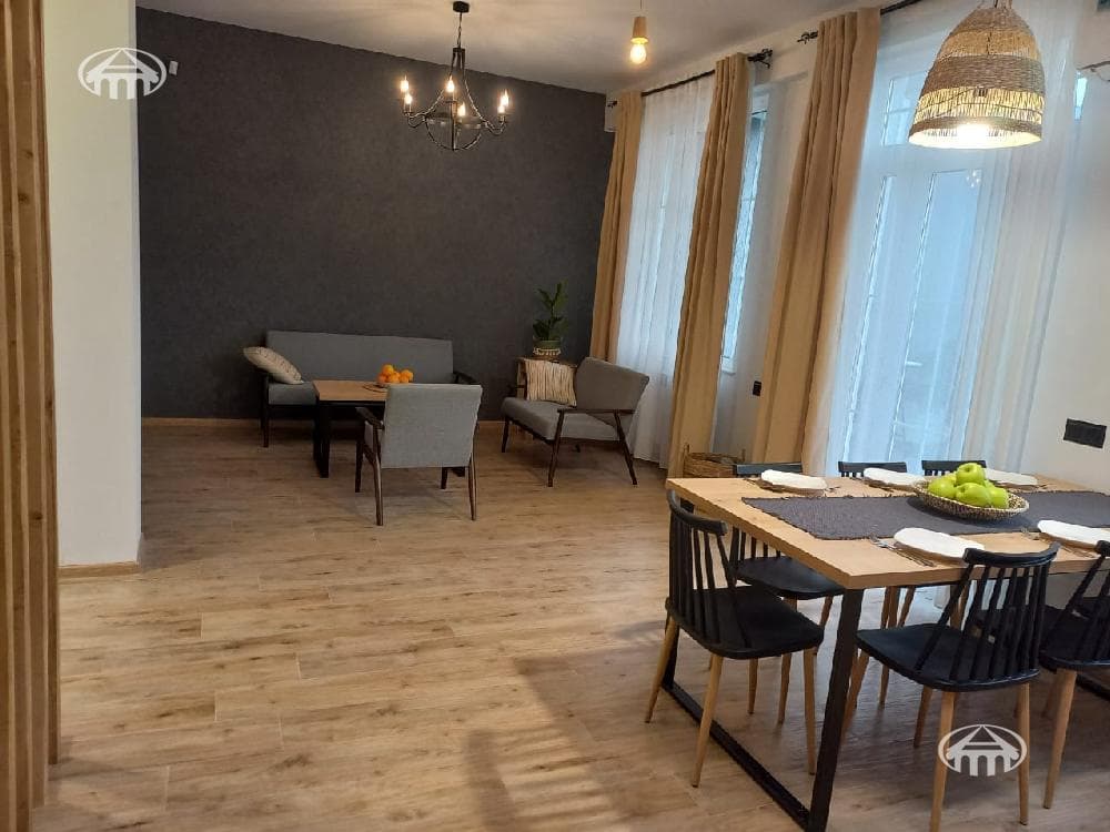 Առանձնատուն · 5 սեն. · 122 մ² · Զովունի