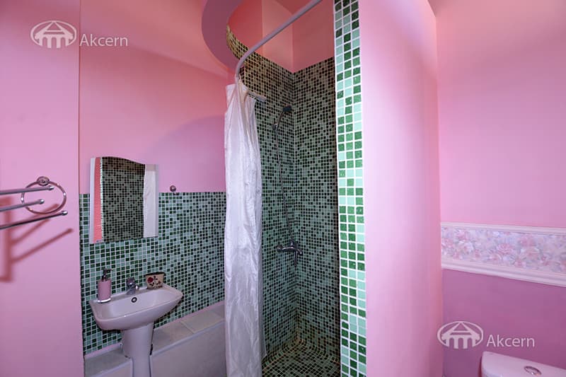 Дом · 5 комн. · 540 м² · Кентрон