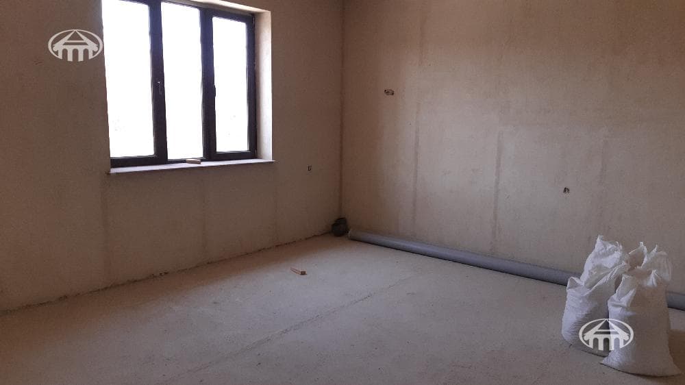 Mansion · 6 rooms · 244.5 m² · v. Arinj