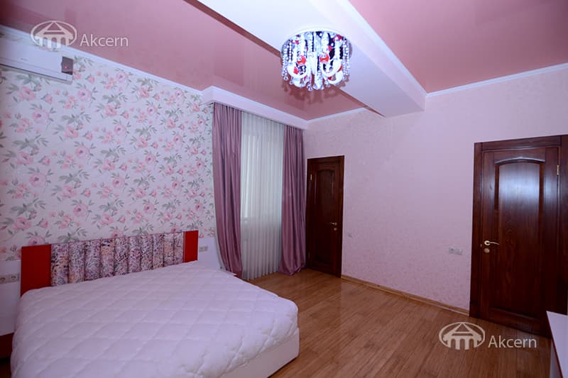 Квартира · 4 комн. · 133 м² · Арабкир