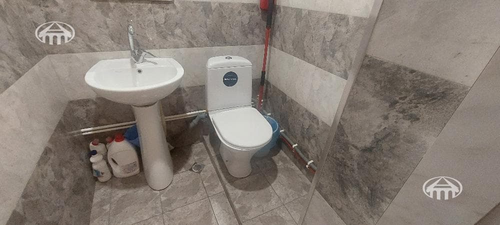 House · 4 rooms · 238 m² · Erebuni