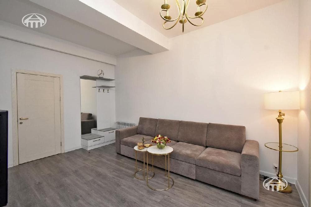 Apartment · 2 rooms · 60 m² · Kentron