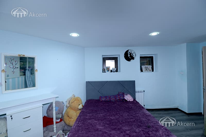 Дом · 5 комн. · 540 м² · Кентрон