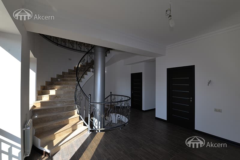 Հյուրանոց · 720 մ² · Քանաքեռ-Զեյթուն