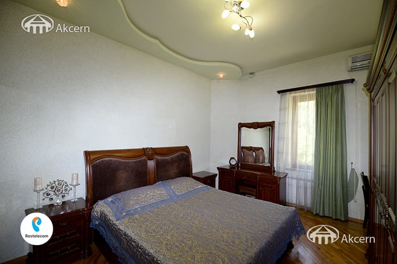 Առանձնատուն · 6 սեն. · 353 մ² · Դավթաշեն