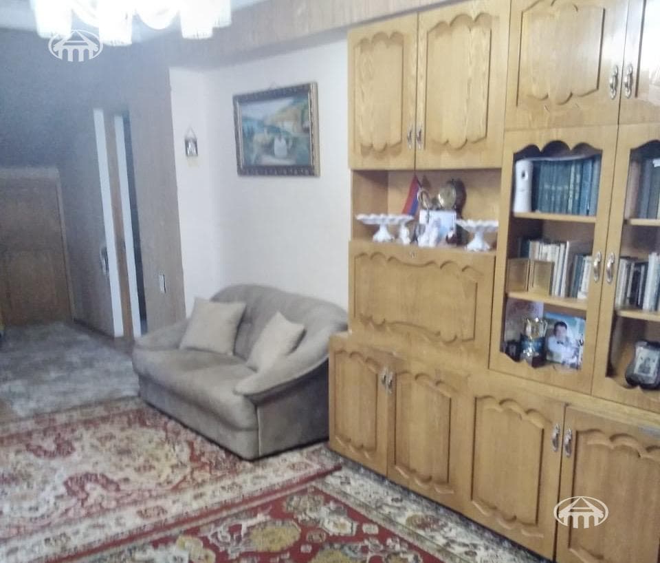 Особняк · 8 комн. · 460 м² · Севан