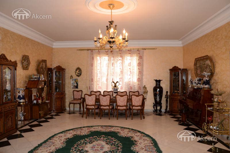 Особняк · 7 комн. · 506 м² · Кентрон