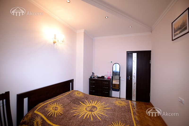 Apartment · 2 rooms · 55 m² · Kentron