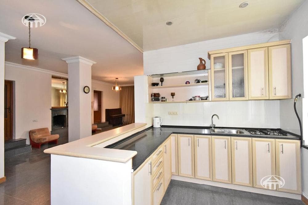 Mansion · 3 rooms · 148 m² · Oshakan