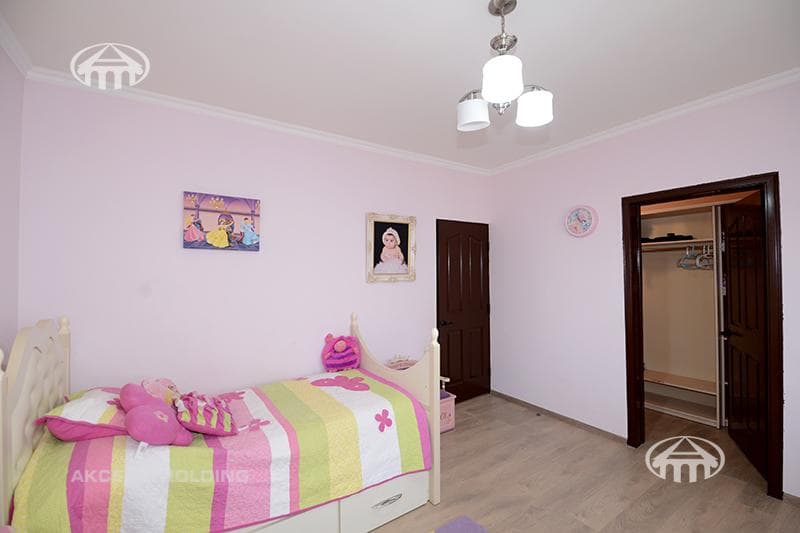 Особняк · 4 комн. · 260 м² · Аджапняк