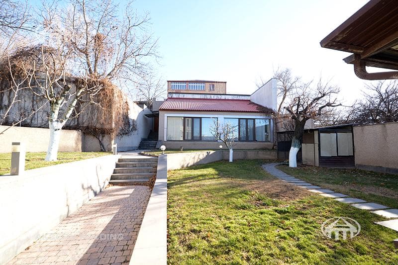 Առանձնատուն · 8 սեն. · 614 մ² · Արաբկիր