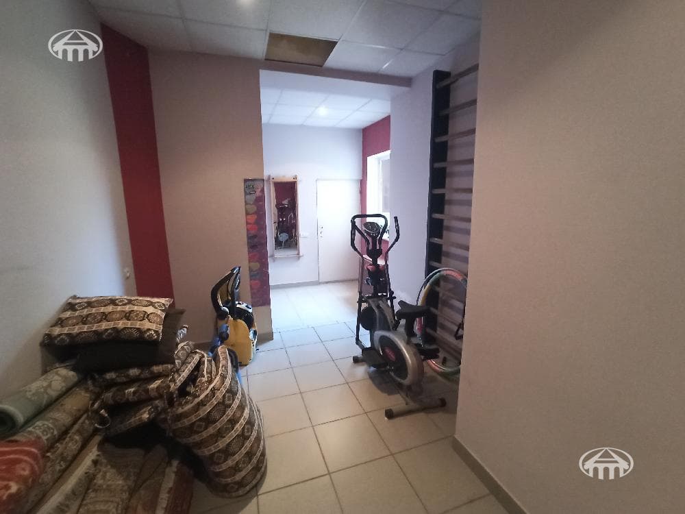 House · 8 rooms · 459 m² · Nor Nork