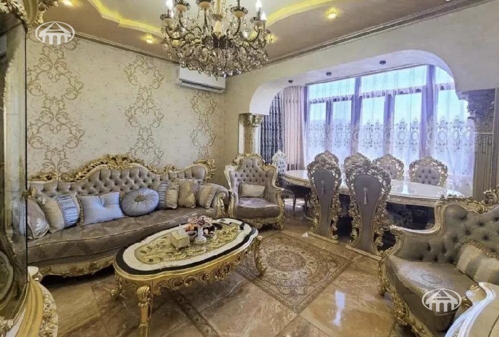 Квартира · 4 комн. · 107 м² · Кентрон