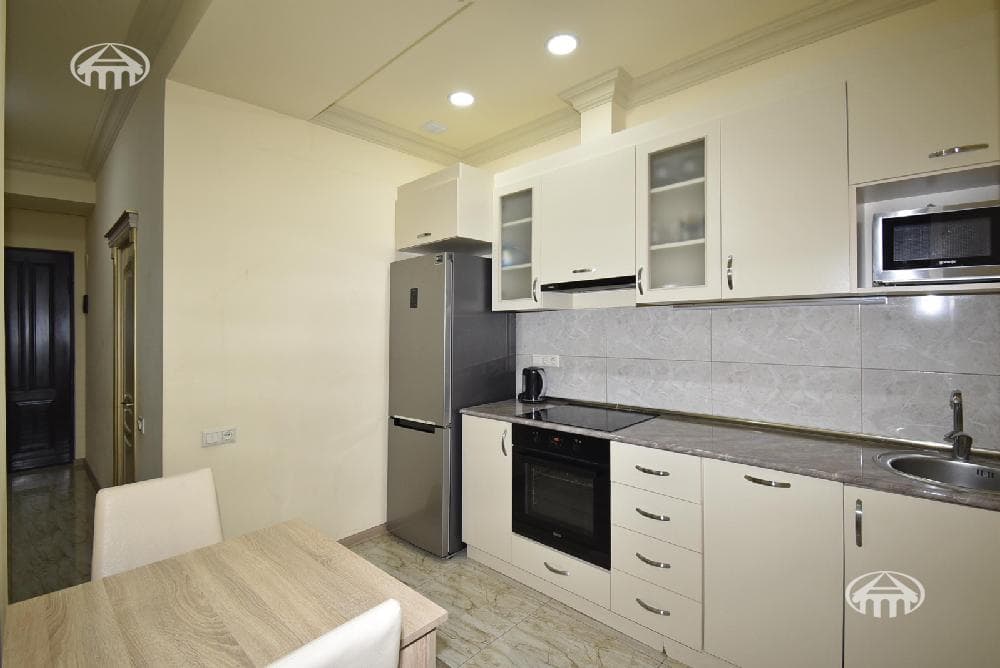 Բնակարան · 3 սեն. · 90 մ² · Կենտրոն
