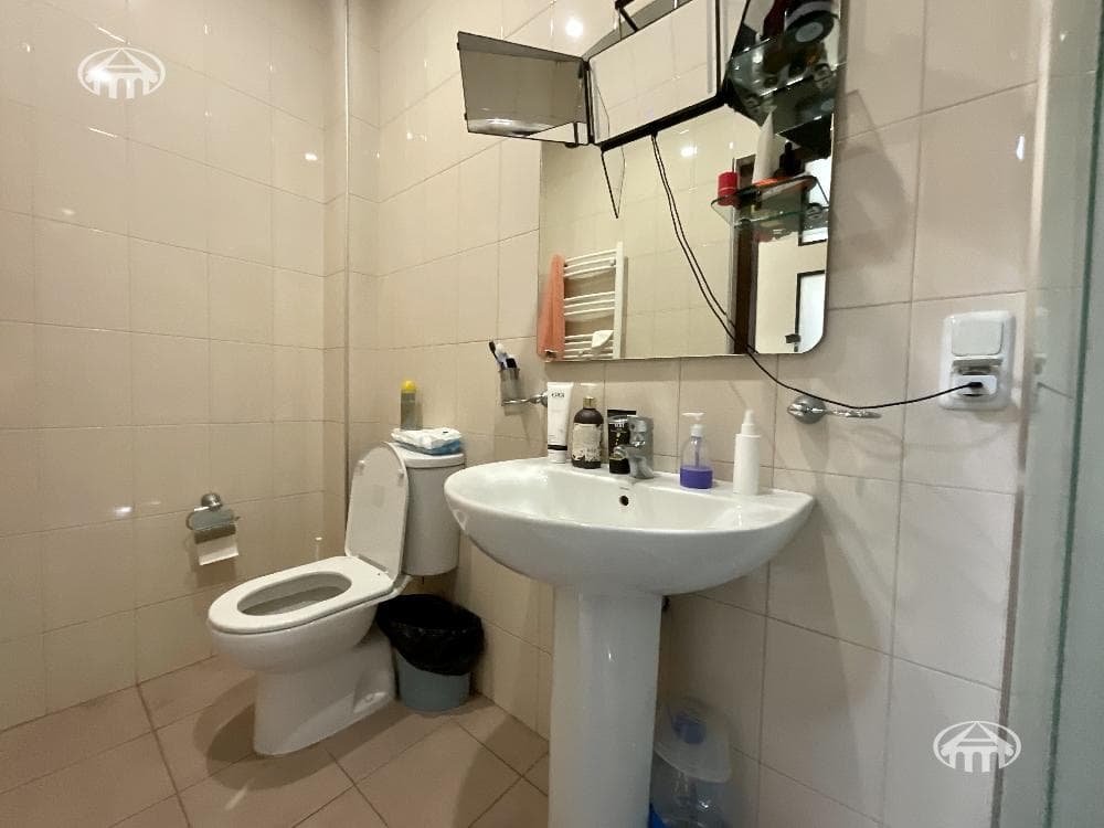 Квартира · 3 комн. · 107 м² · Кентрон