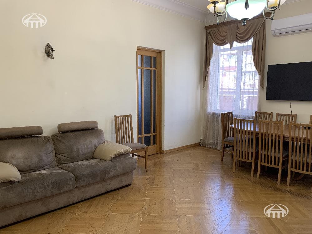 Квартира · 4 комн. · 130 м² · Кентрон