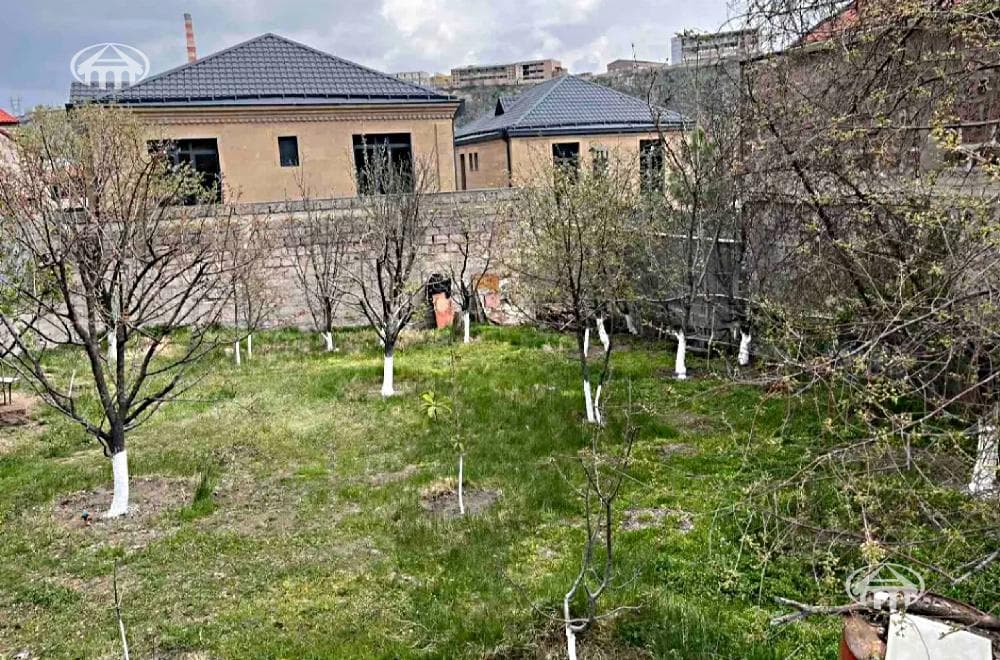 Участок · 637 м² · Давташен