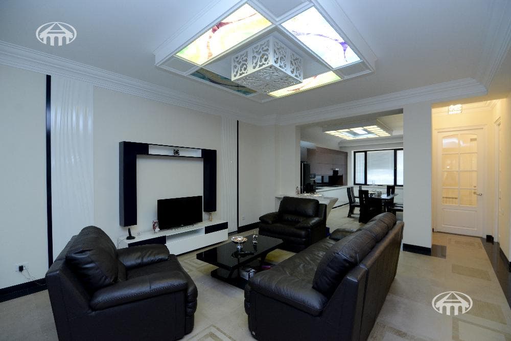 Mansion · 5 rooms · 600 m² · Arabkir