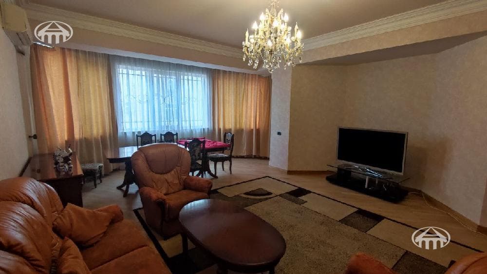 Բնակարան · 4 սեն. · 162 մ² · Կենտրոն