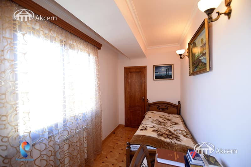 Квартира · 3 комн. · 82 м² · Арабкир