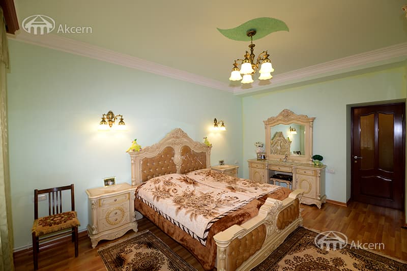 Квартира · 5 комн. · 251 м² · Арабкир