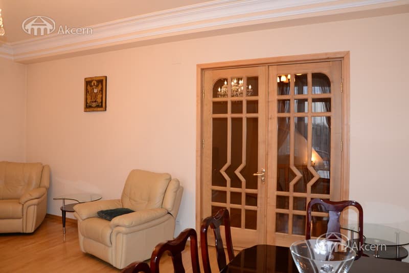 House · 6 rooms · 250 m² · Arabkir