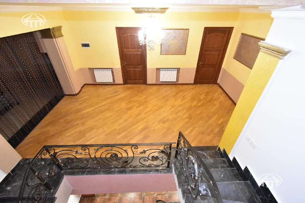 Дом · 5 комн. · 489 м² · Арабкир