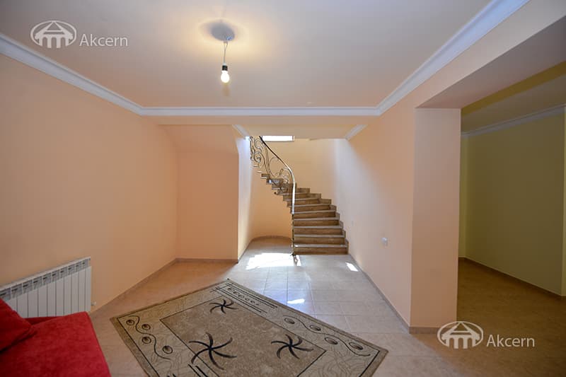 Առանձնատուն · 5 սեն. · 320 մ² · Նորք-Մարաշ