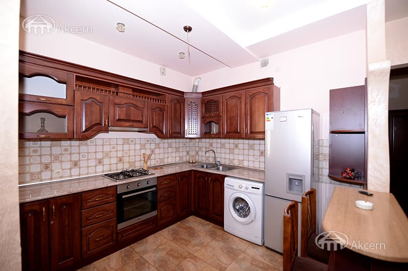Apartment · 2 rooms · 57 m² · Kentron