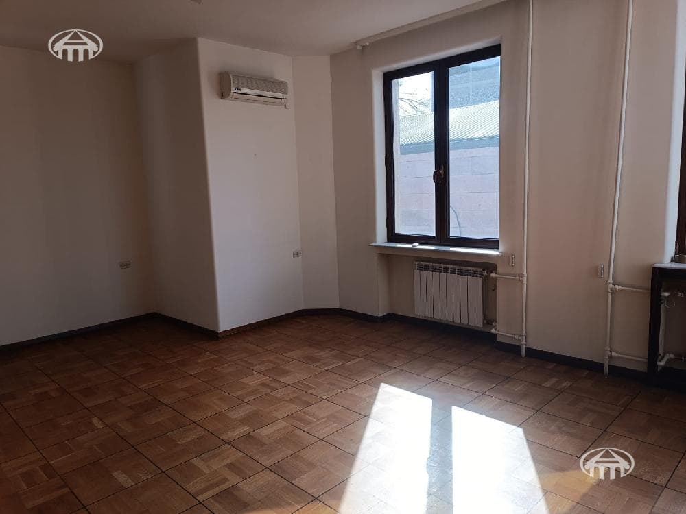 Mansion · 7 rooms · 517 m² · Kentron