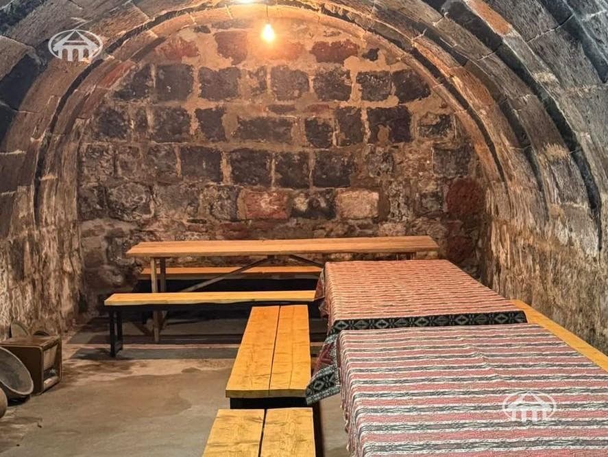 Retail · 265 m² · Oshakan
