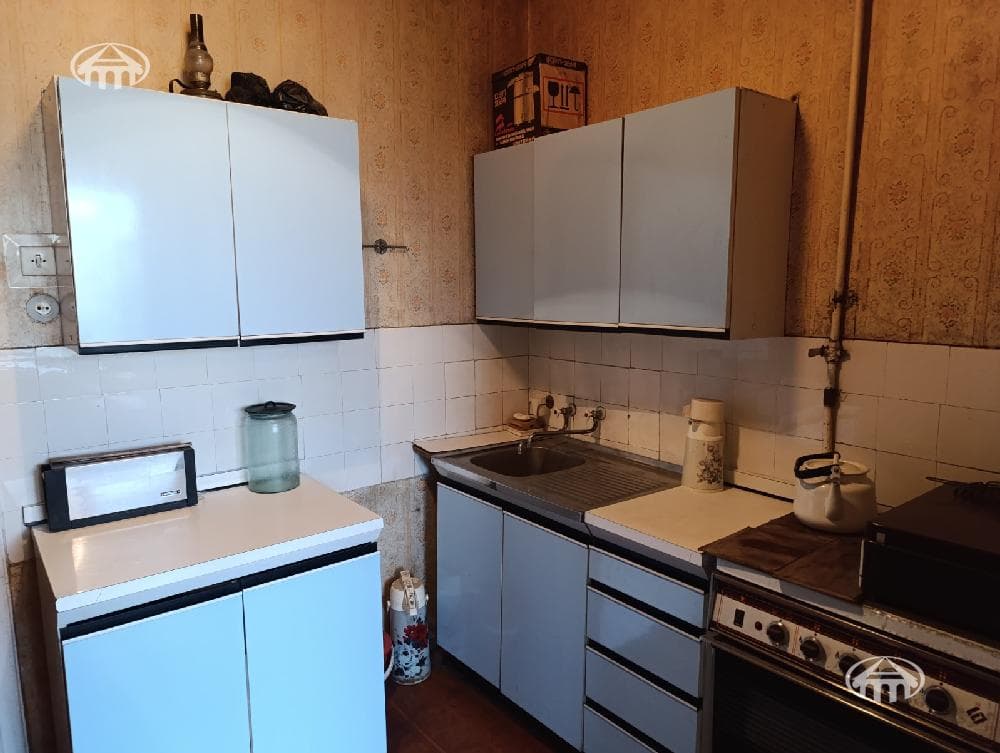 Apartment · 3 rooms · 90 m² · Kentron