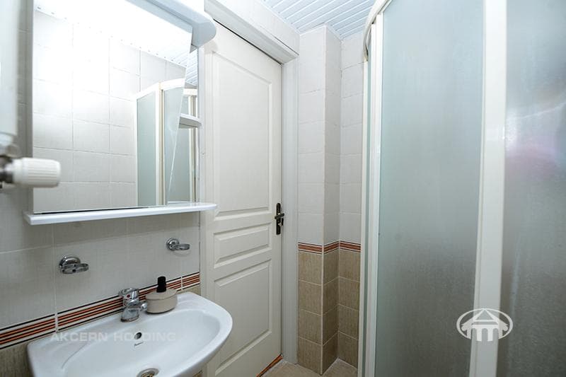 Apartment · 3 rooms · 83 m² · Kentron