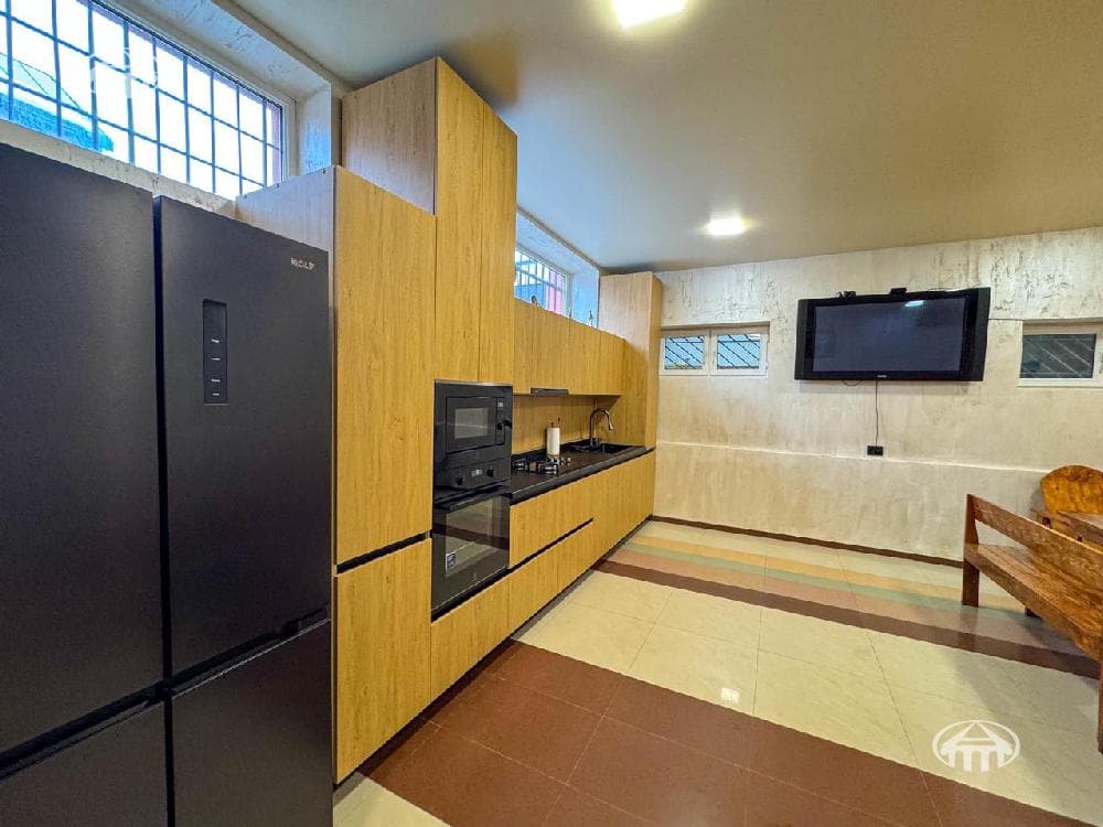Особняк · 5 комн. · 185 м² · Птгни