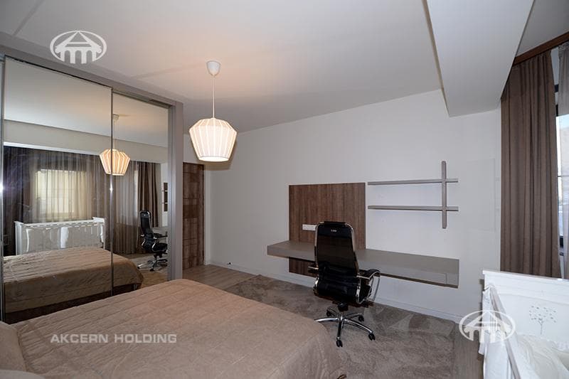 Apartment · 4 rooms · 117 m² · Kentron