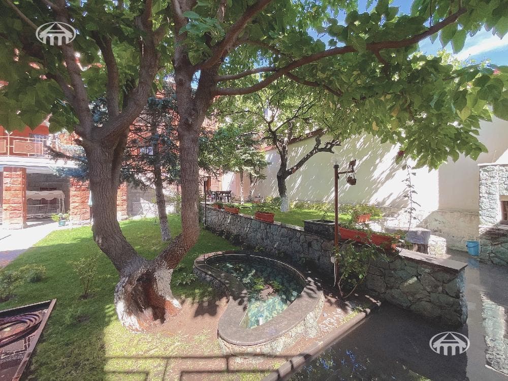 Mansion · 9 rooms · 680 m² · Arabkir — photo 42 / 47