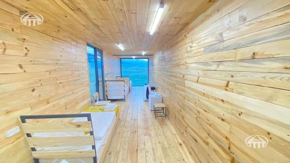 Hotel · 561 m² · Dsegh