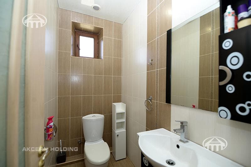 Mansion · 5 rooms · 330 m² · v. Arinj