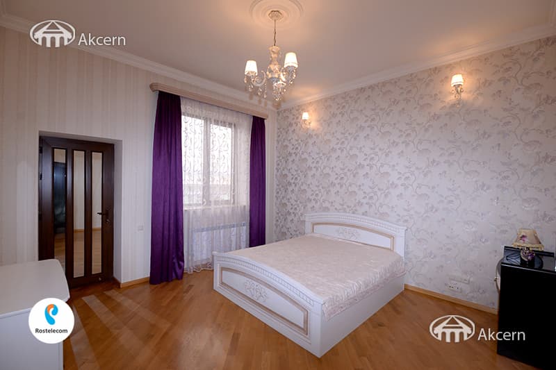 Առանձնատուն · 6 սեն. · 427 մ² · Կենտրոն