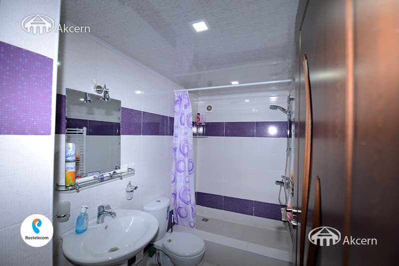 House · 4 rooms · 177 m² · Kentron