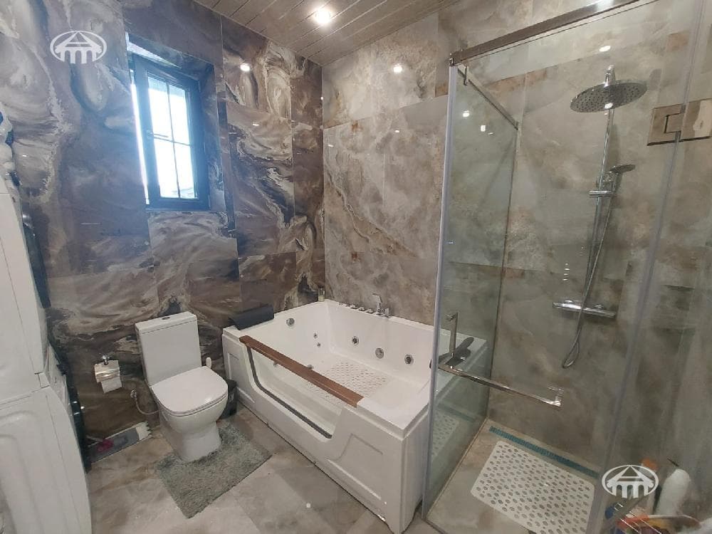 Mansion · 5 rooms · 150 m² · v. Arinj