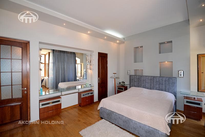 Mansion · 6 rooms · 817 m² · Arabkir