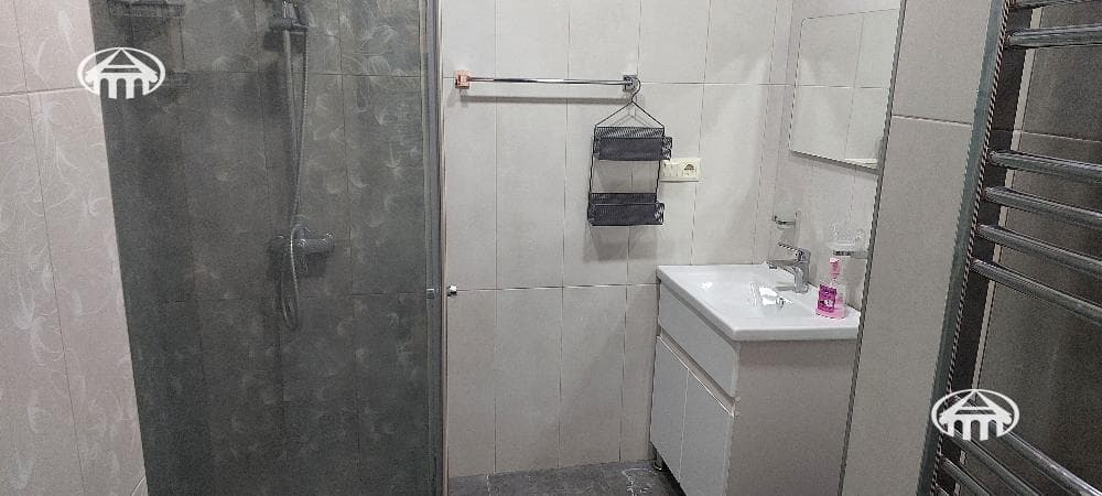 Apartment · 3 rooms · 104 m² · Kentron