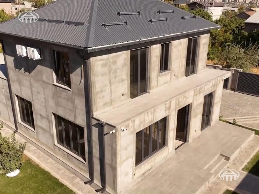 Առանձնատուն · 6 սեն. · 256 մ² · Մերձավան