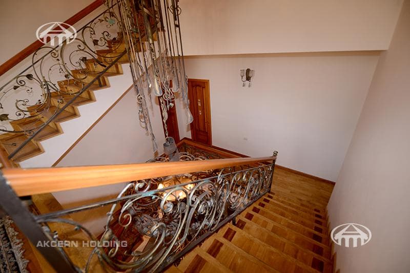 Mansion · 9 rooms · 671 m² · Arabkir